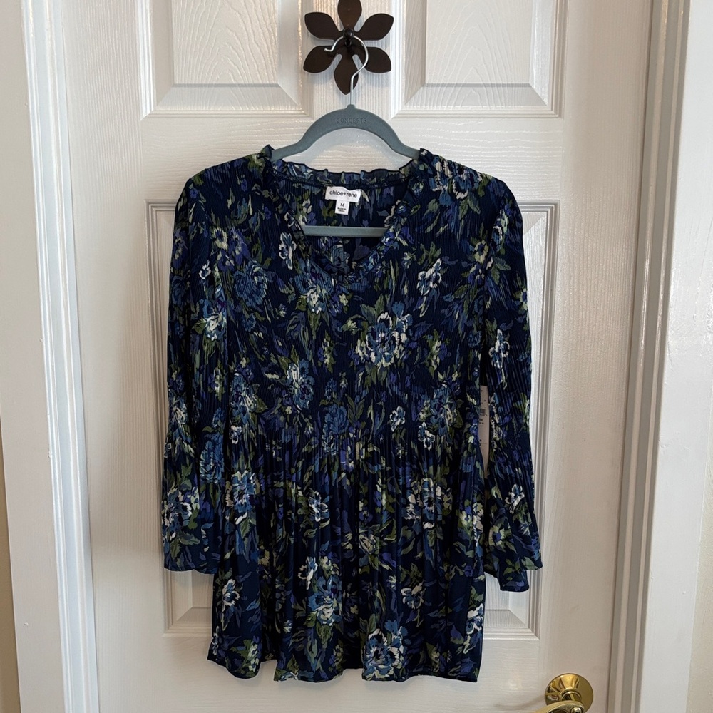 Chloe+Rene Navy Floral Blouse Smocked-like Bodice Flared bottom 3/4 Sleeve NWT M
